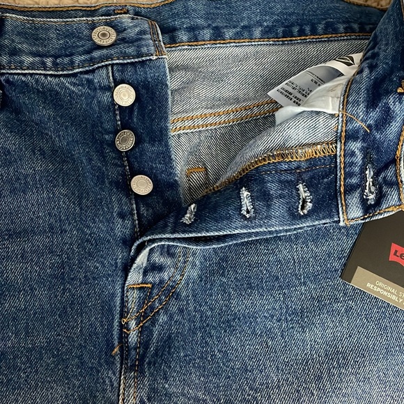 Levi’s Premium High-Rise Deconstructed Skirt | 33 - Picture 9 of 9